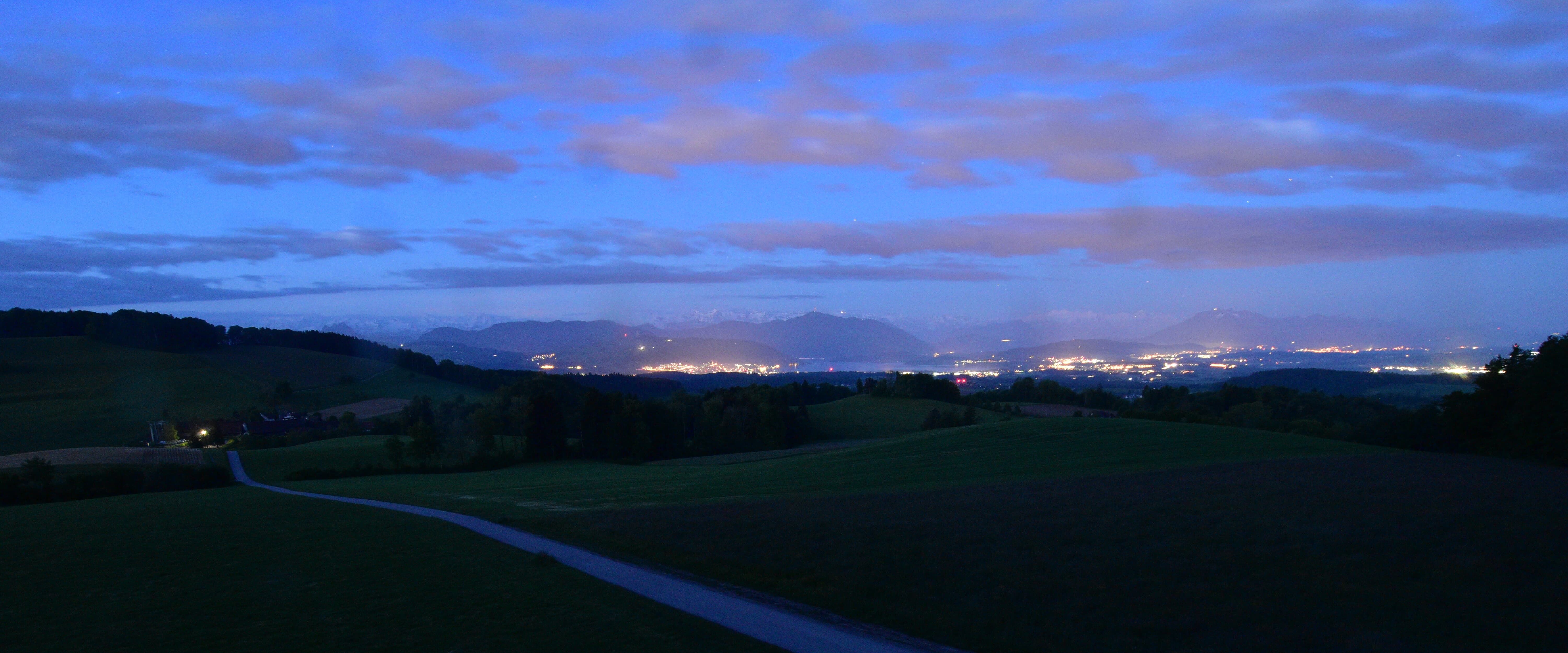 Langnau am Albis › Südwesten: Naturfreundeweg 8 - Rigi - Mount Pilatus - Eiger - Mönch - Jungfrau