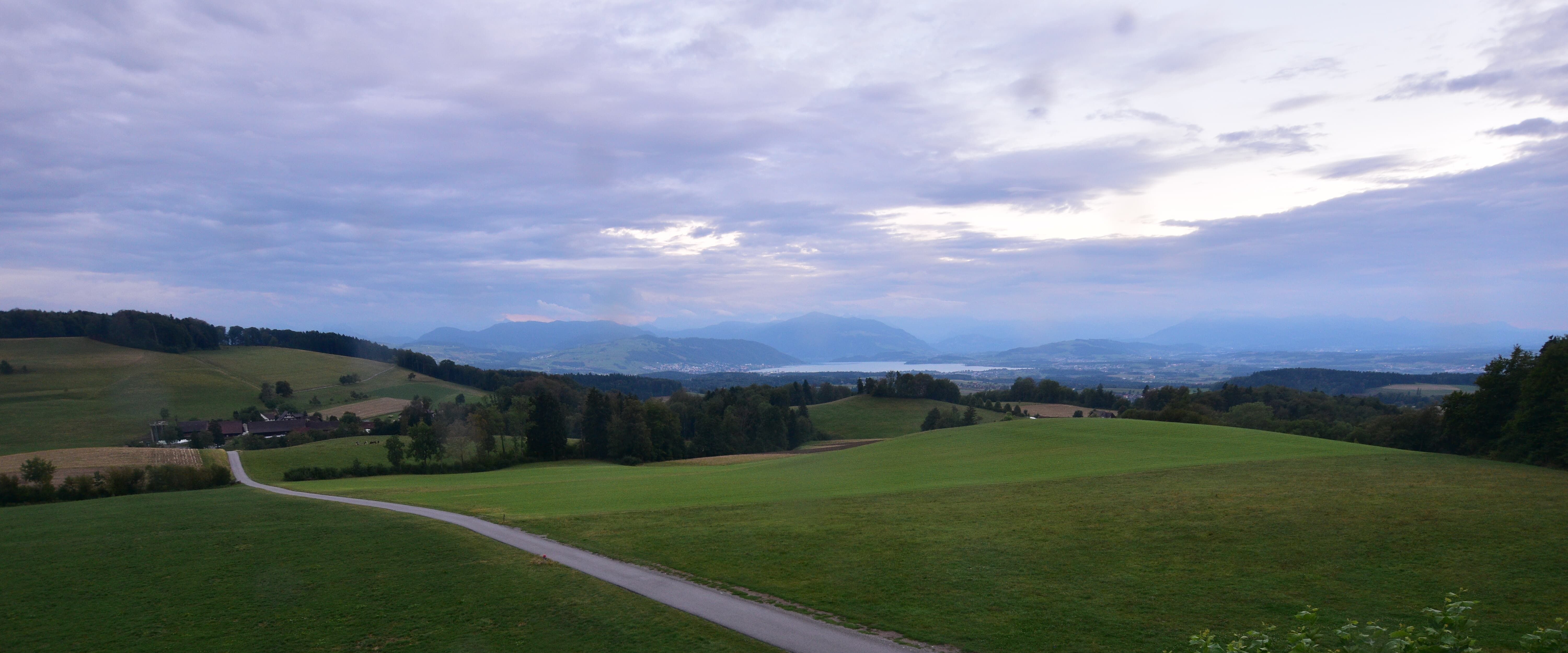 Langnau am Albis › Südwesten: Naturfreundeweg 8 - Rigi - Mount Pilatus - Eiger - Mönch - Jungfrau