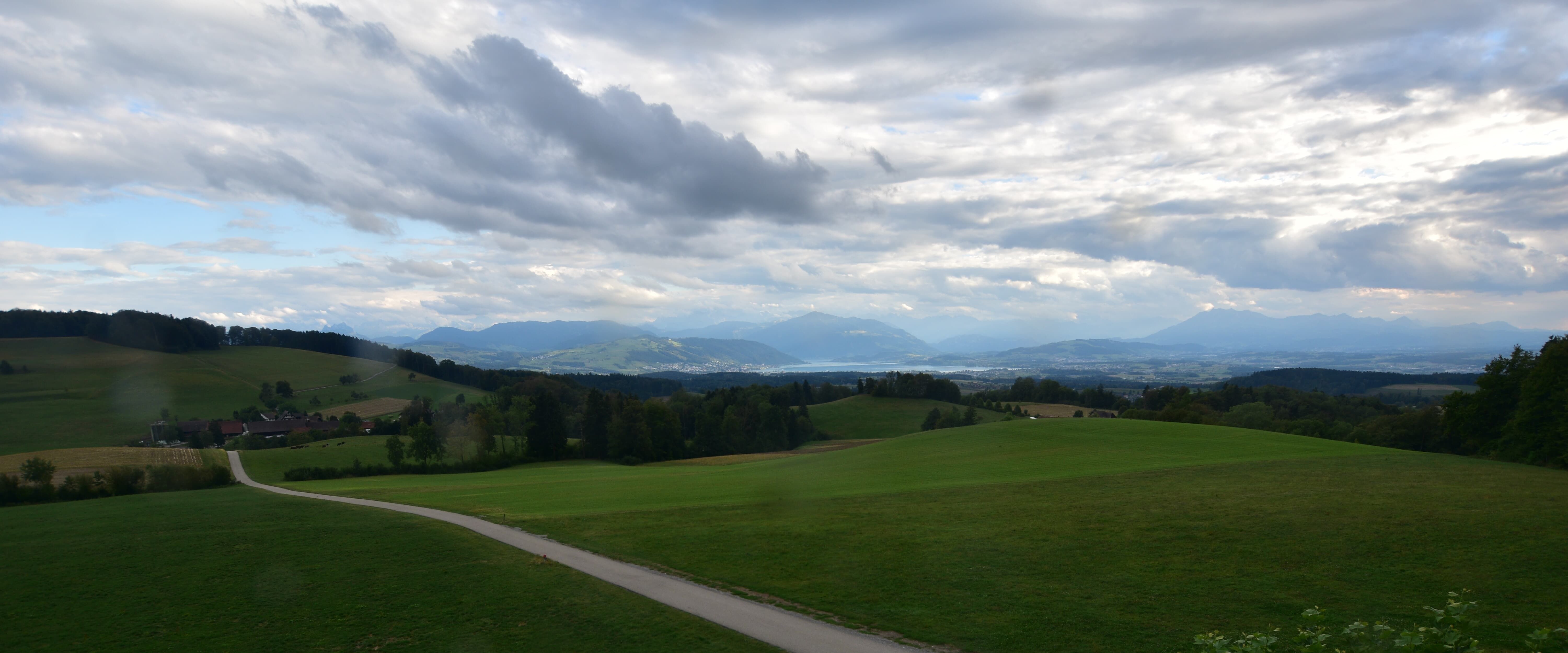 Langnau am Albis › Südwesten: Naturfreundeweg 8 - Rigi - Mount Pilatus - Eiger - Mönch - Jungfrau