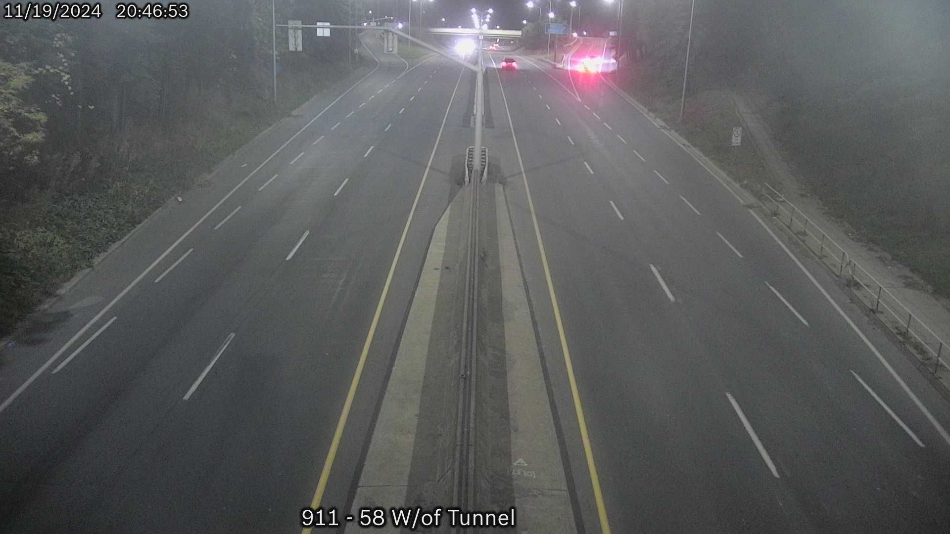 Traffic Cam Thorold: Eastbound - Tunnel at the entrance