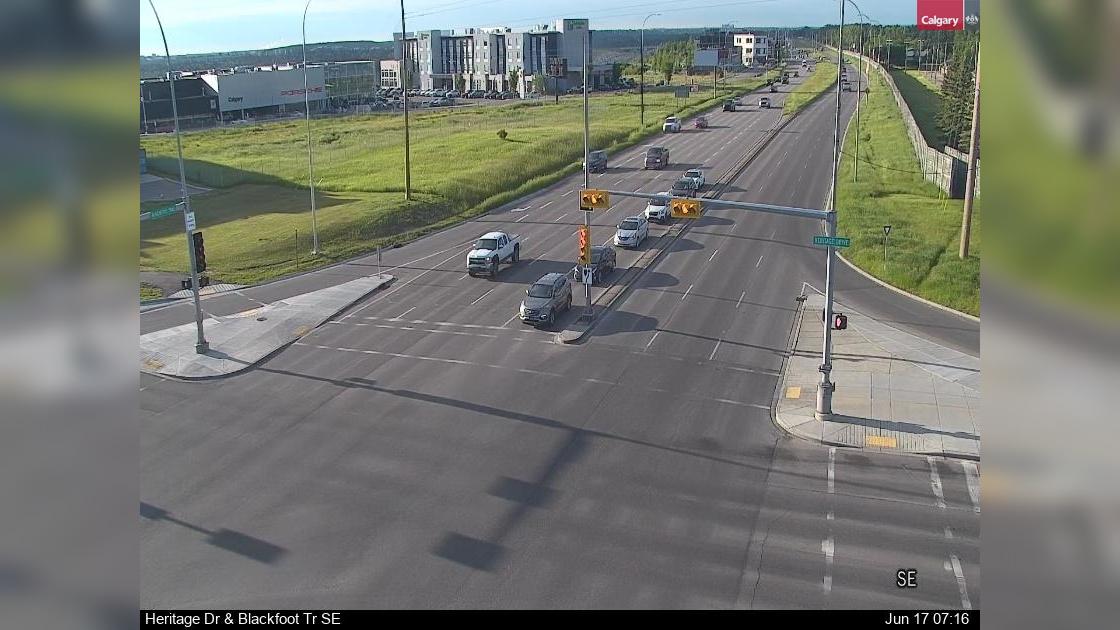 Traffic Cam East Fairview Industrial: Heritage Drive - Blackfoot Trail SE