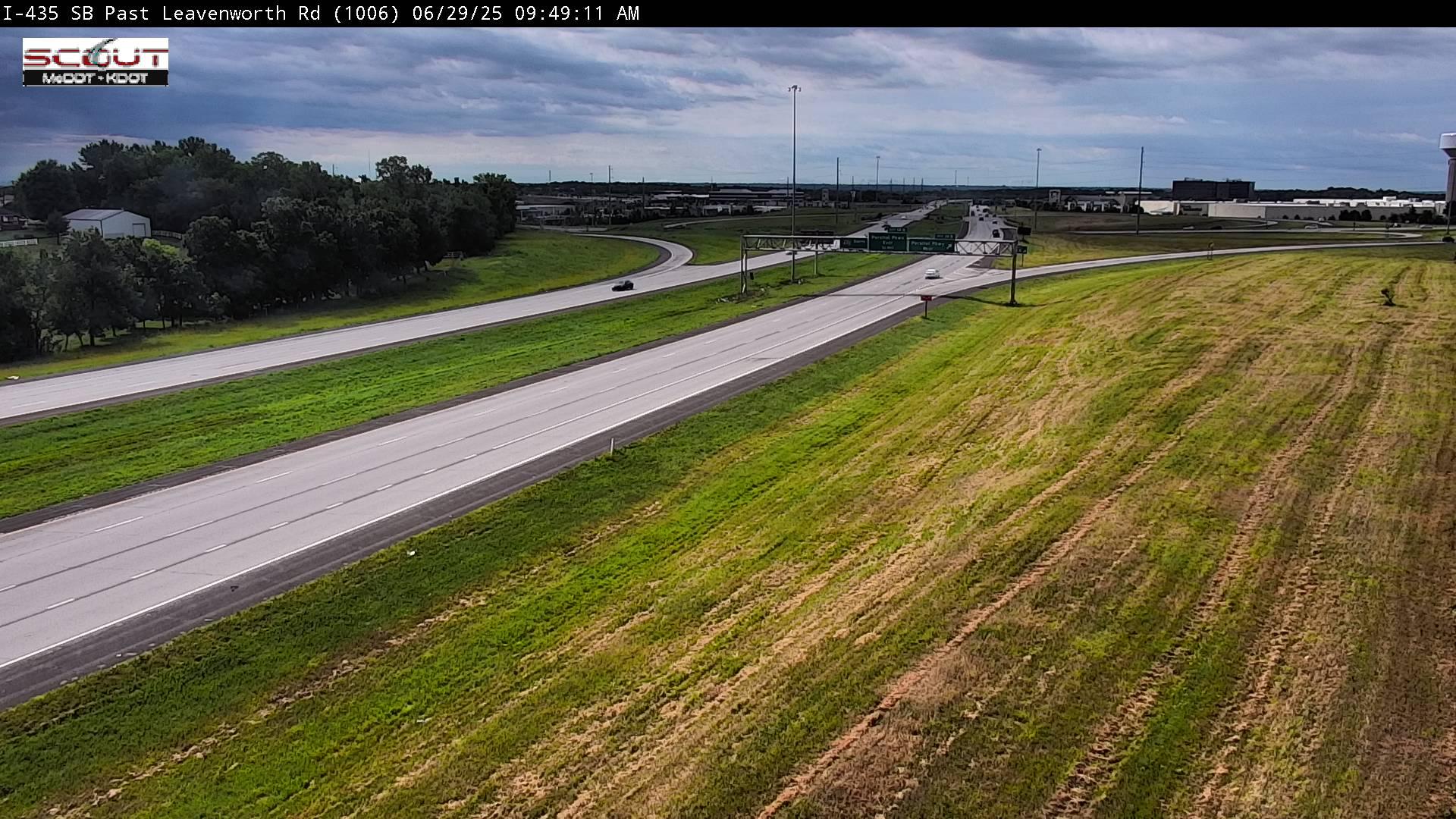 Traffic Cam Kansas City: I- S @ SOUTH OF LEAVENWORTH RD