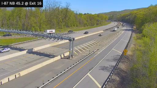 Traffic Cam Woodbury › North: I-87 at Interchange 16 (Harriman)