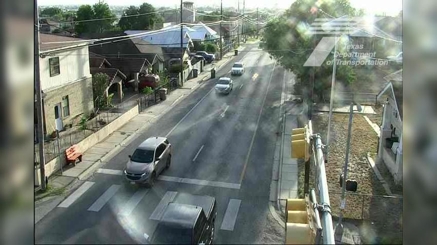 Traffic Cam Laredo › East: US 83 at Tilden EB