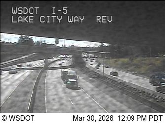 Traffic Cam Roosevelt: I-5 at MP 170.8: Lake City Way Express Lanes