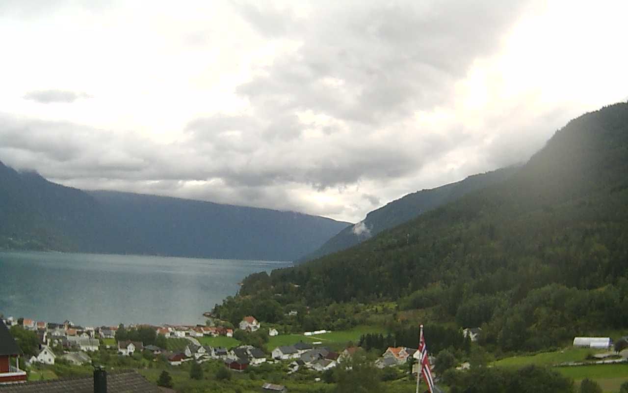 Traffic Cam Solvorn › South-East: Kinsedalen
