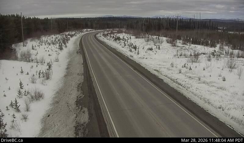 Traffic Cam Braeside › North: Hwy 27, about 32 km south of Fort St. James, looking north