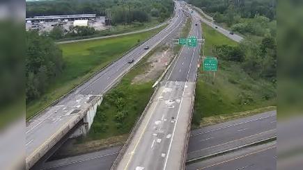 Traffic Cam North Syracuse › North: I-481 south of Exit 8 (Northern Blvd)