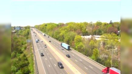 Traffic Cam West Haven: CAM - I-95 NB S/O Exit 42 - Allings Crossing Rd