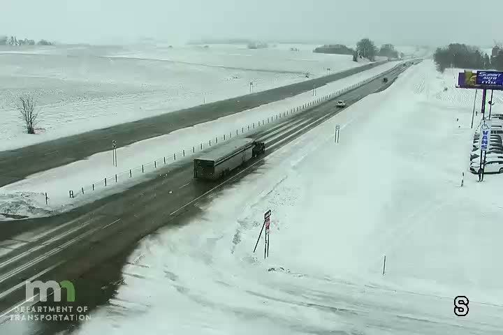 Traffic Cam Zumbrota: T.H.52 SB @ 480th St WB (MP)