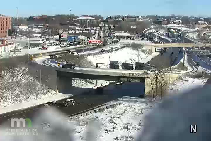 Traffic Cam St. Paul: I-94 EB @ 7th St