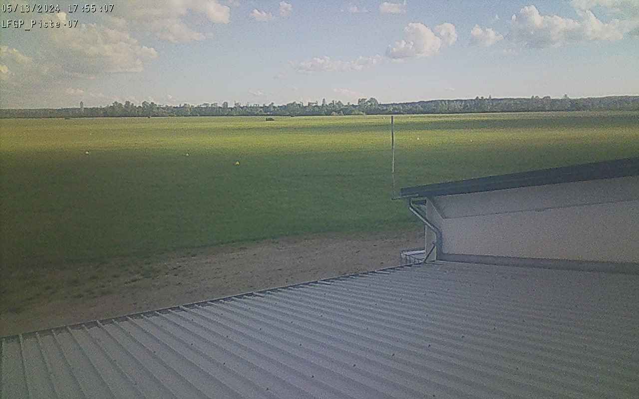 Traffic Cam Cheu › South: Saint-Florentin - Chéu Airport