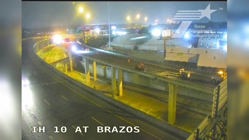 Traffic Cam San Antonio › East: IH 10 at Brazos