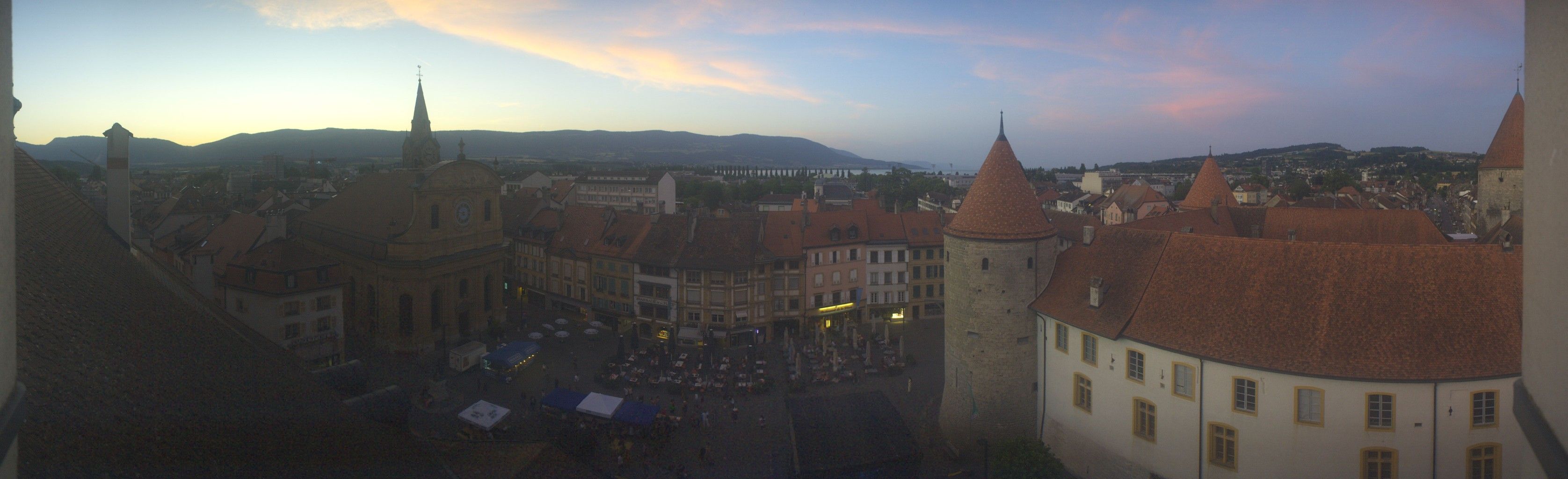 Yverdon-les-Bains: Place Pestalozzi - Yverdon-les-Bains Castle