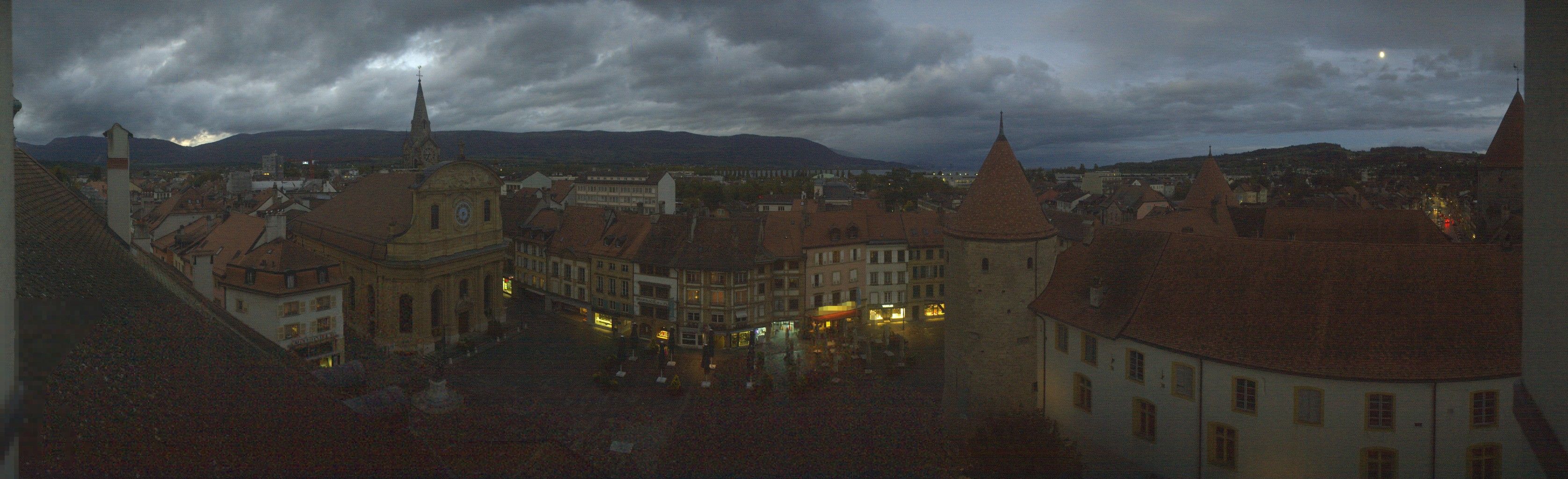 Yverdon-les-Bains: Place Pestalozzi - Yverdon-les-Bains Castle