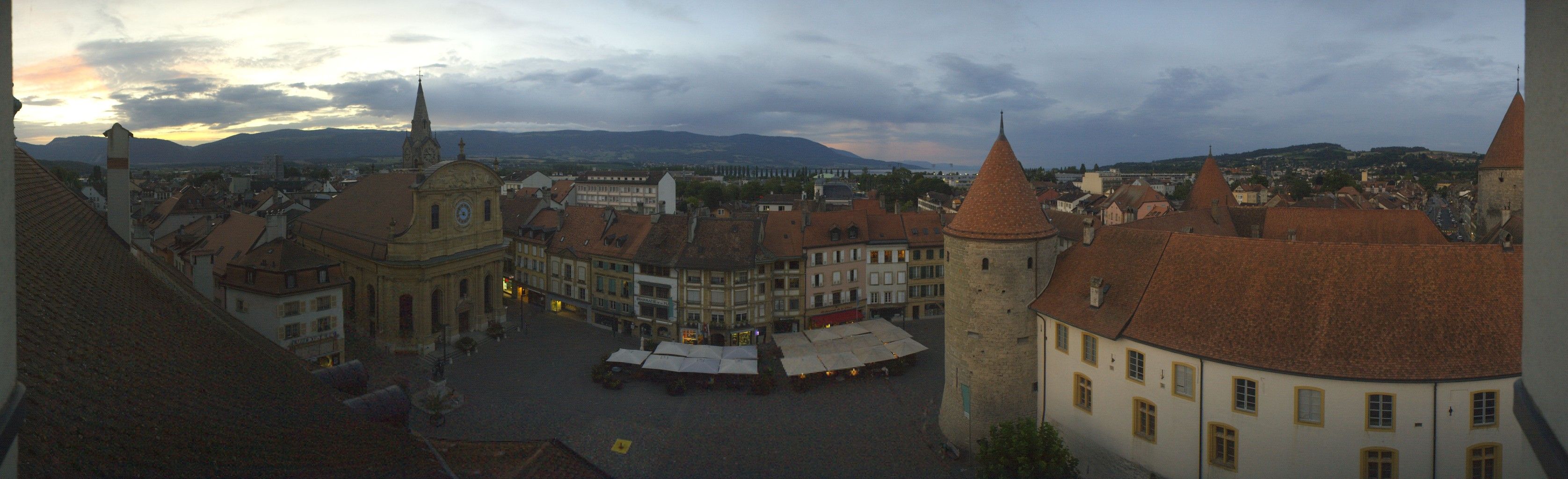 Yverdon-les-Bains: Place Pestalozzi - Yverdon-les-Bains Castle