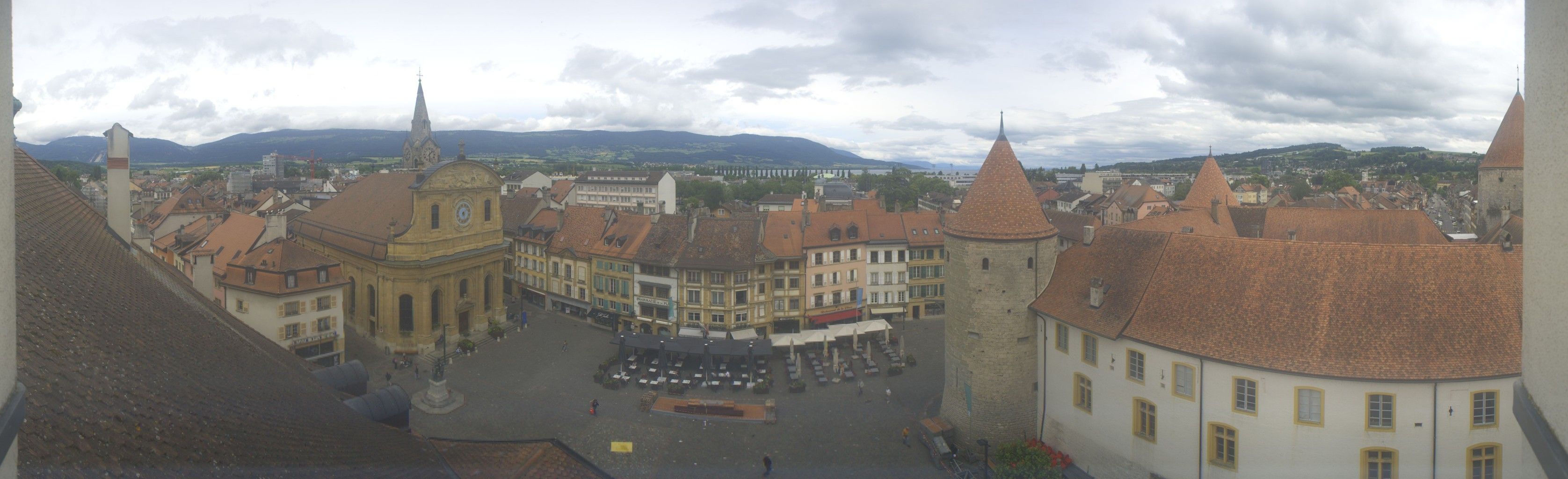 Yverdon-les-Bains: Place Pestalozzi - Yverdon-les-Bains Castle