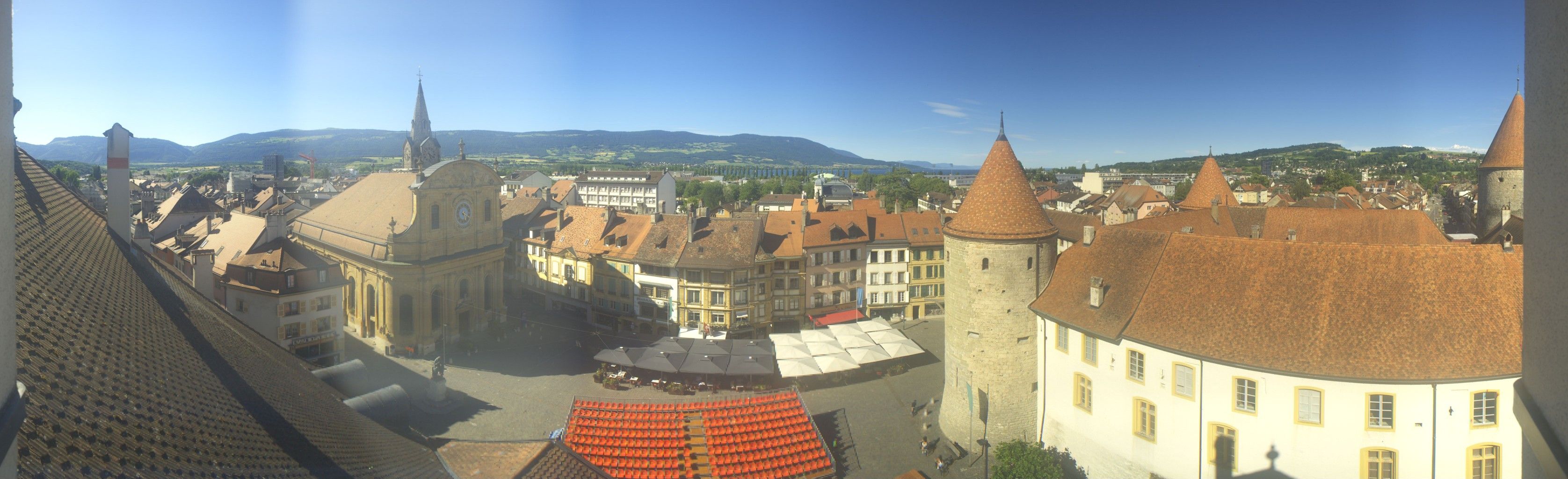 Yverdon-les-Bains: Place Pestalozzi - Yverdon-les-Bains Castle