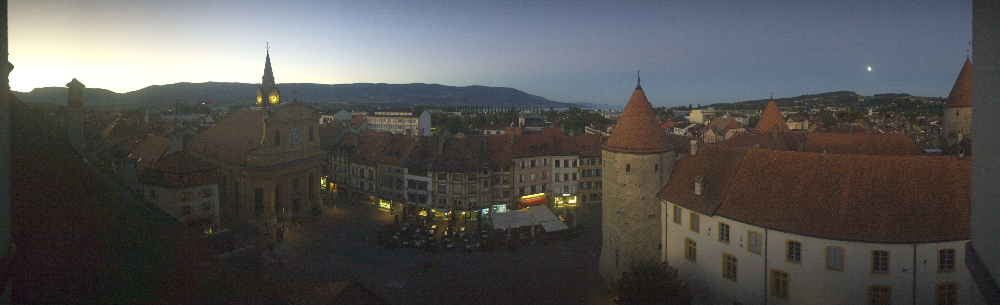 Yverdon-les-Bains: Place Pestalozzi - Yverdon-les-Bains Castle