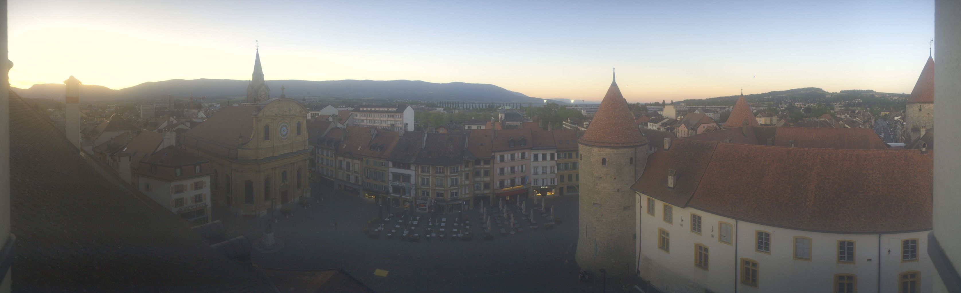 Yverdon-les-Bains: Place Pestalozzi - Yverdon-les-Bains Castle