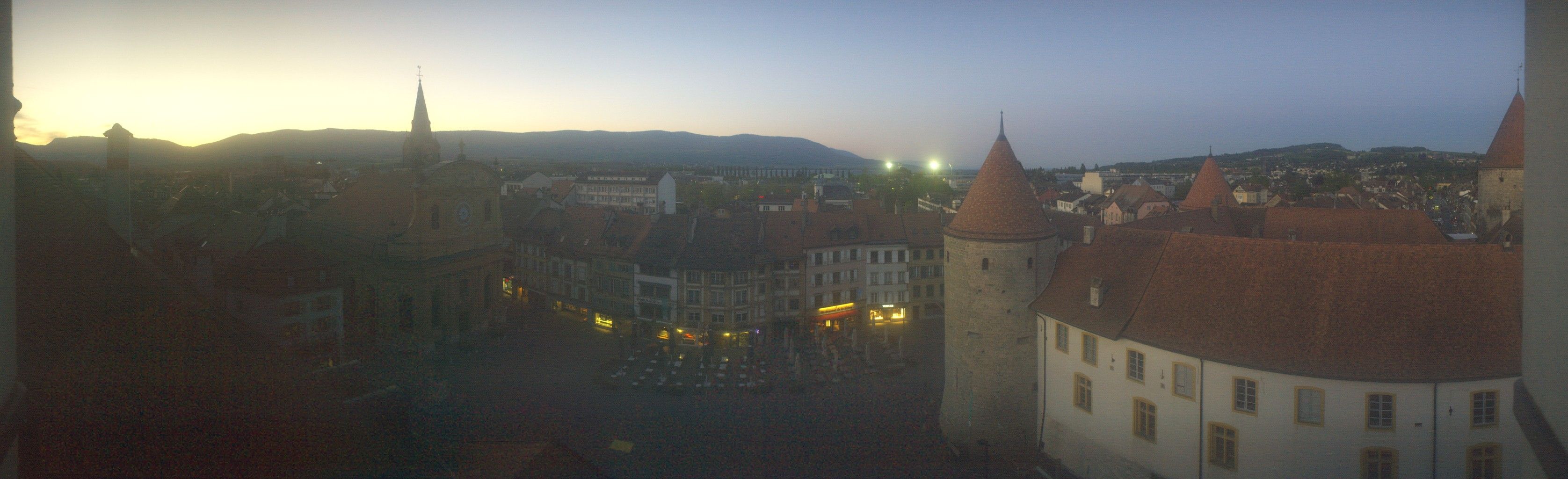 Yverdon-les-Bains: Place Pestalozzi - Yverdon-les-Bains Castle