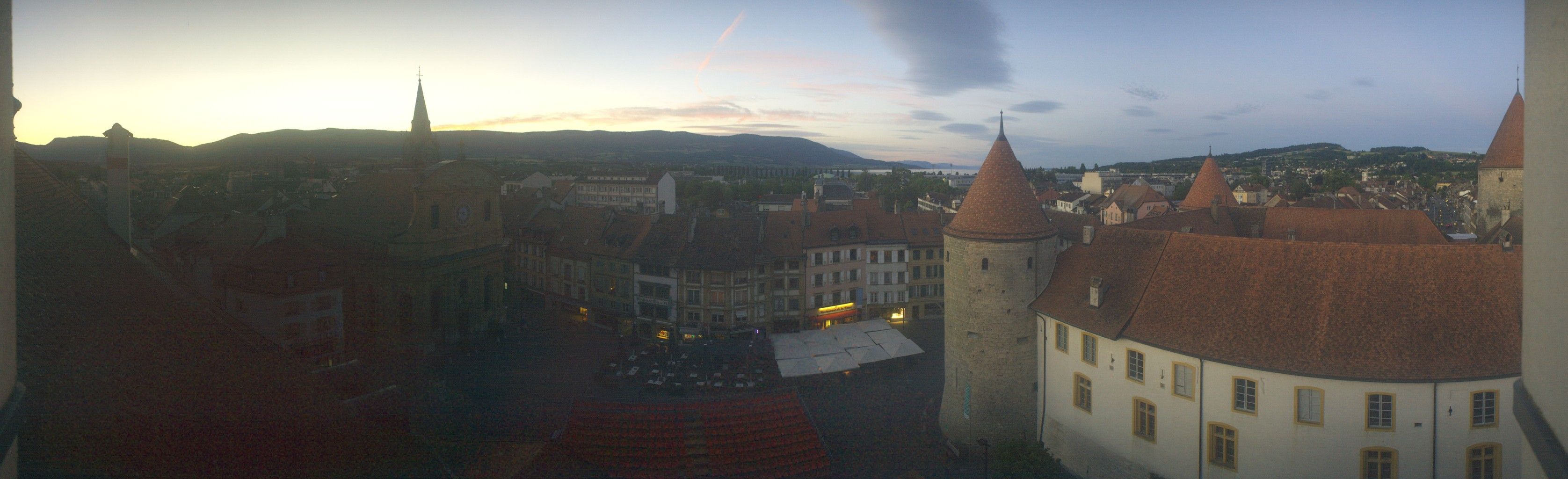 Yverdon-les-Bains: Place Pestalozzi - Yverdon-les-Bains Castle