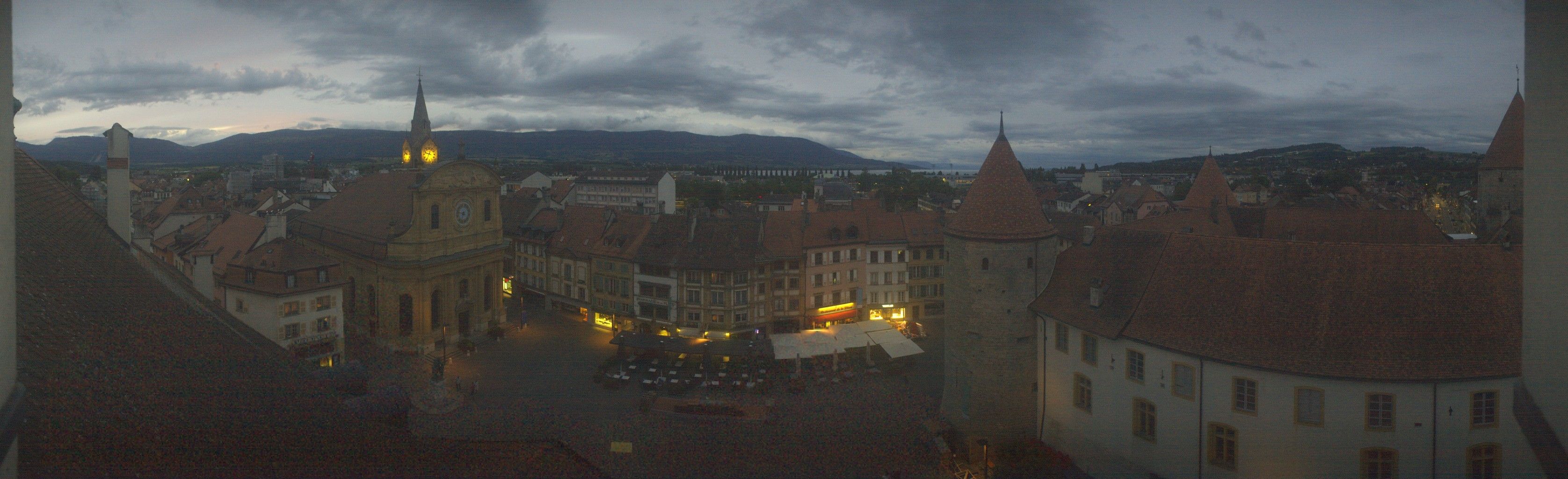 Yverdon-les-Bains: Place Pestalozzi - Yverdon-les-Bains Castle