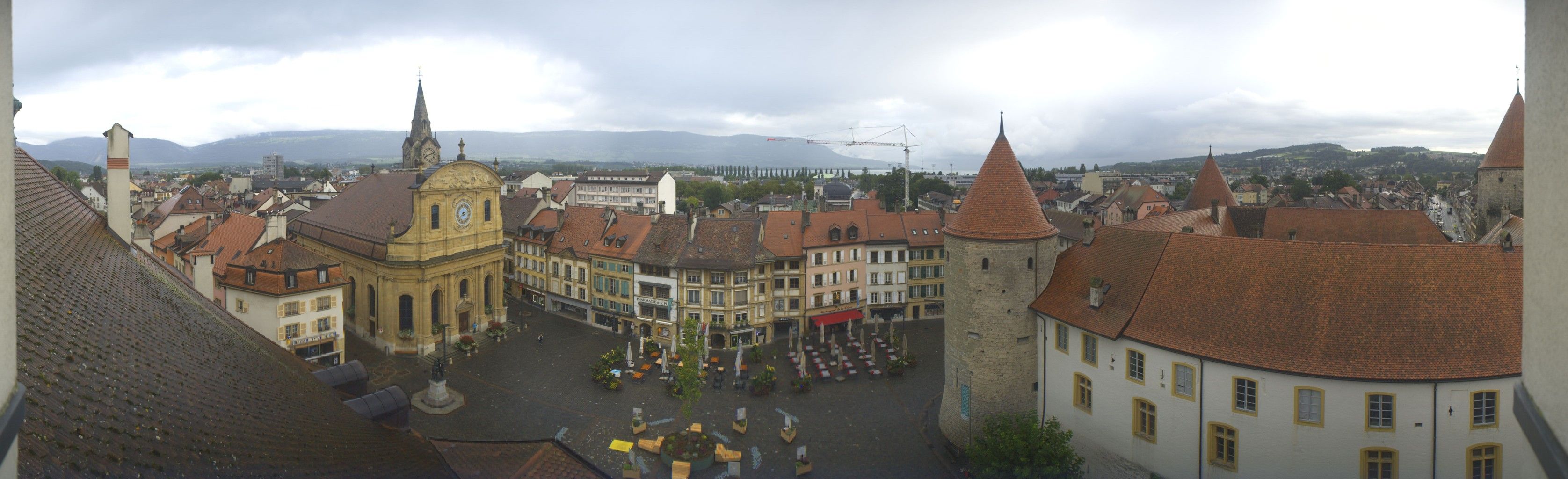 Yverdon-les-Bains: Place Pestalozzi - Yverdon-les-Bains Castle