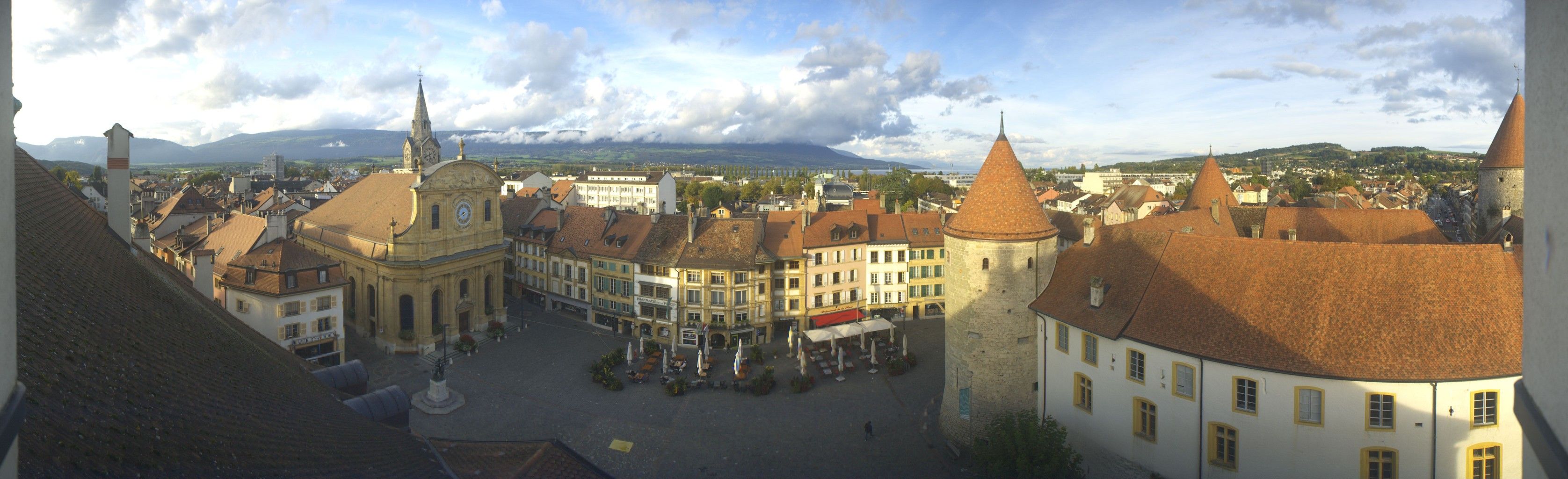 Yverdon-les-Bains: Place Pestalozzi - Yverdon-les-Bains Castle