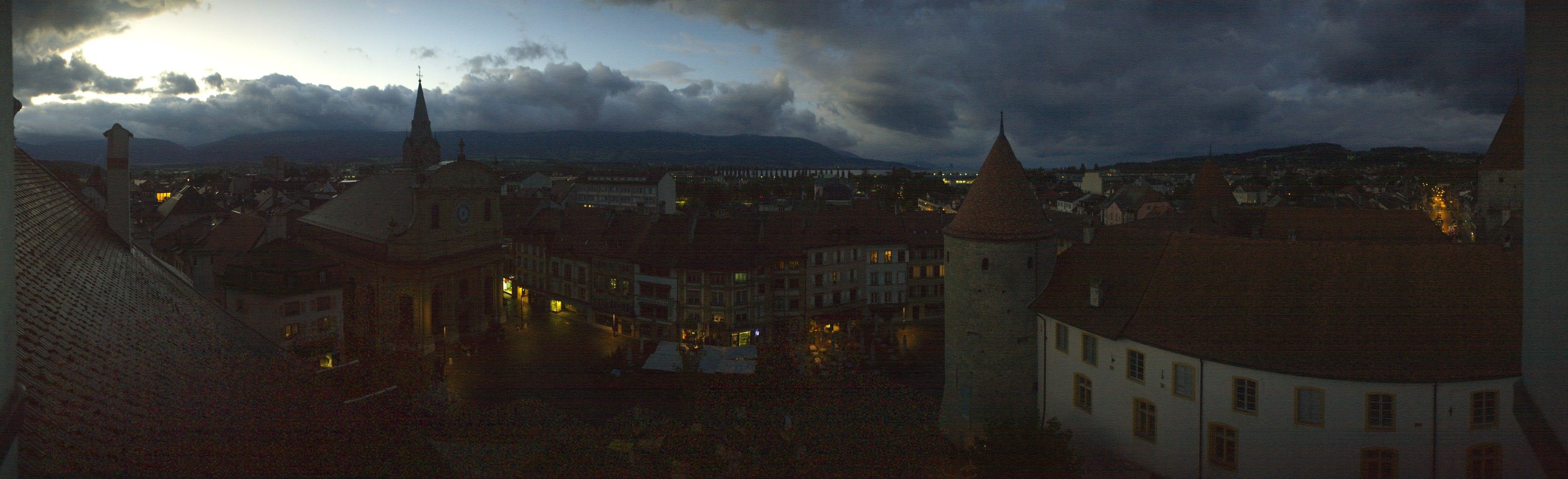 Yverdon-les-Bains: Place Pestalozzi - Yverdon-les-Bains Castle