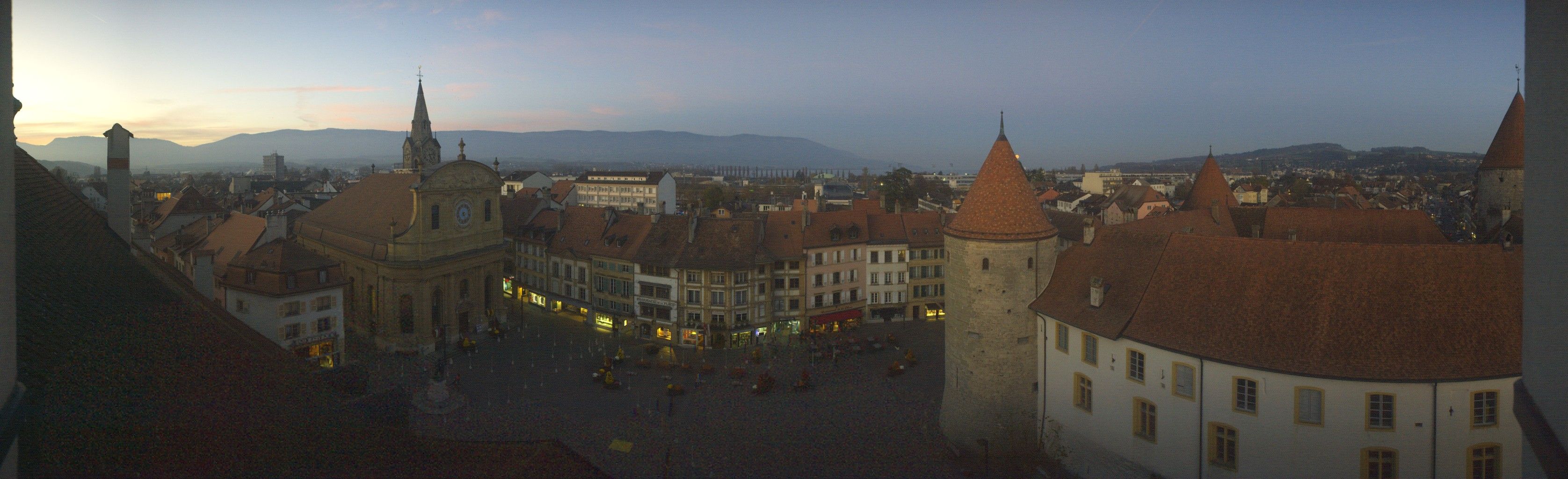 Yverdon-les-Bains: Place Pestalozzi - Yverdon-les-Bains Castle