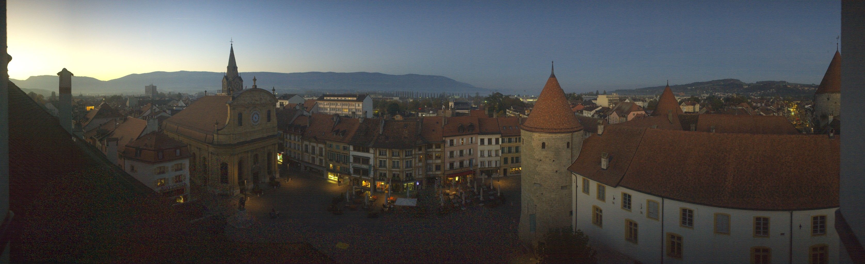 Yverdon-les-Bains: Place Pestalozzi - Yverdon-les-Bains Castle