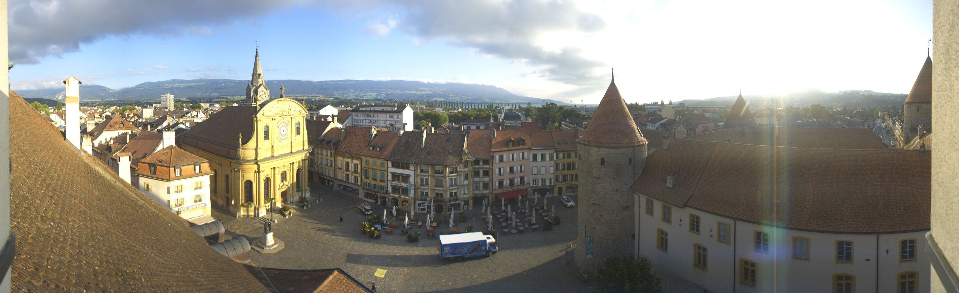 Yverdon-les-Bains: Place Pestalozzi - Yverdon-les-Bains Castle