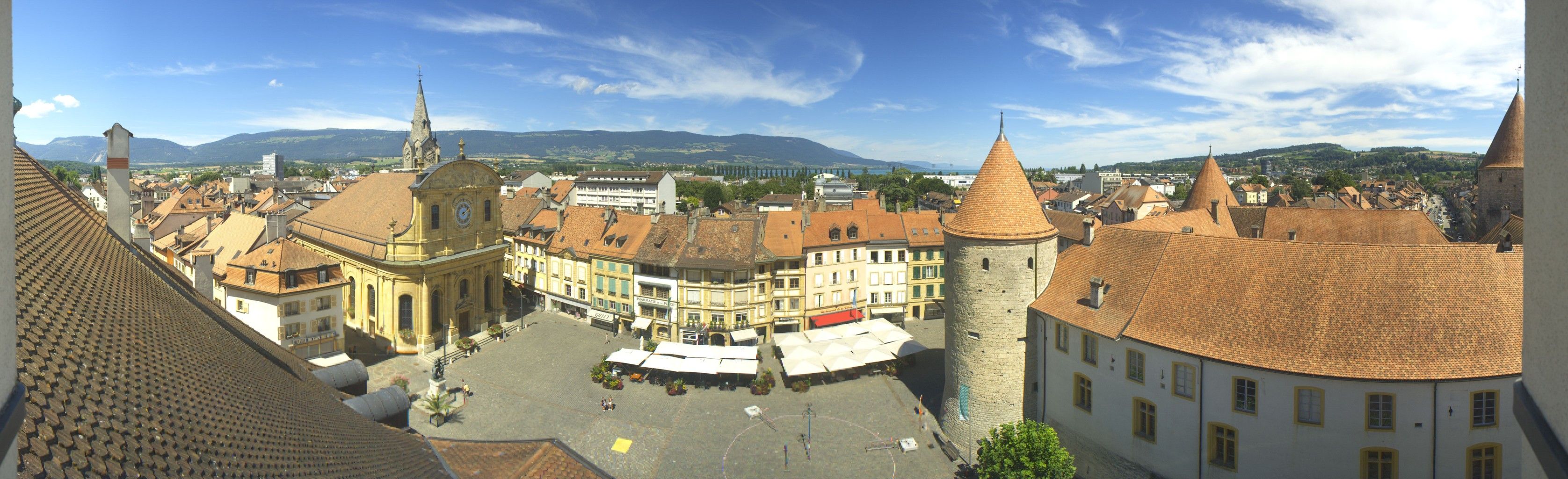 Yverdon-les-Bains: Place Pestalozzi - Yverdon-les-Bains Castle