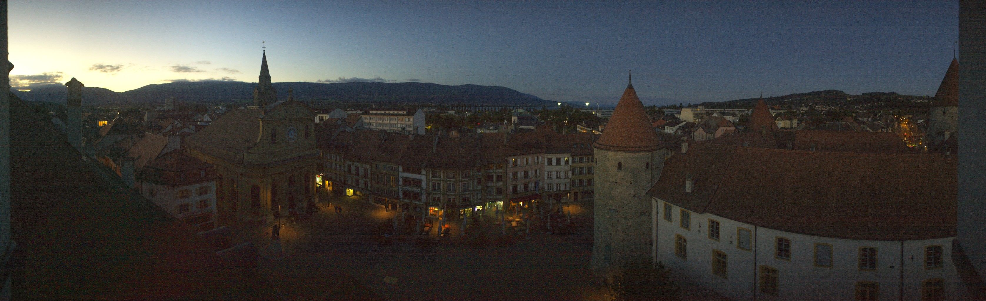 Yverdon-les-Bains: Place Pestalozzi - Yverdon-les-Bains Castle