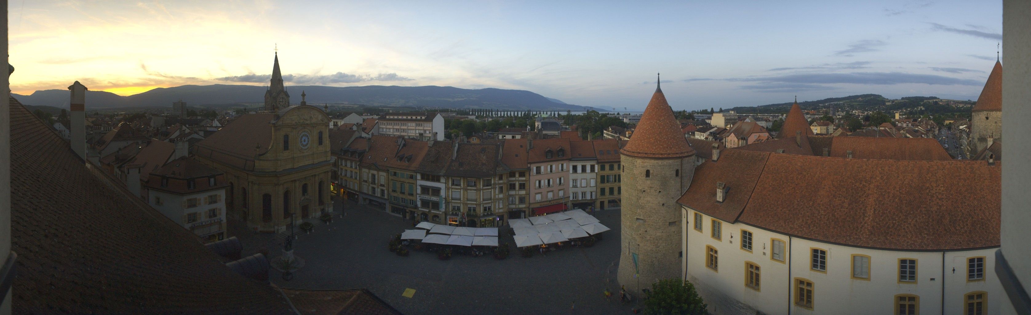 Yverdon-les-Bains: Place Pestalozzi - Yverdon-les-Bains Castle