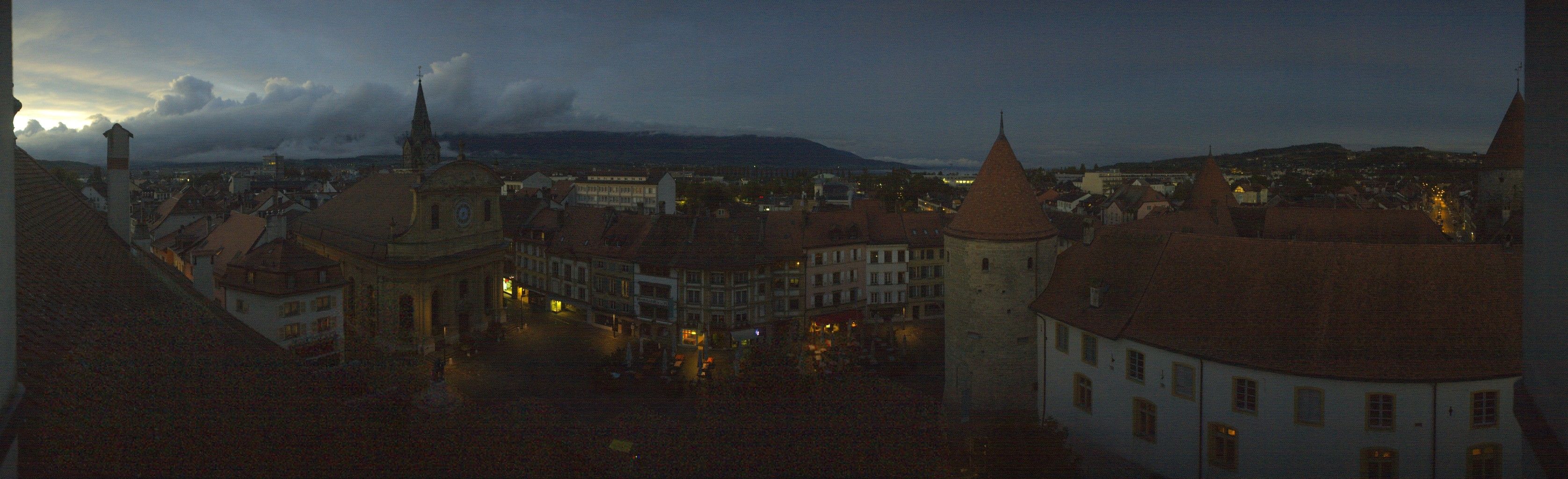 Yverdon-les-Bains: Place Pestalozzi - Yverdon-les-Bains Castle