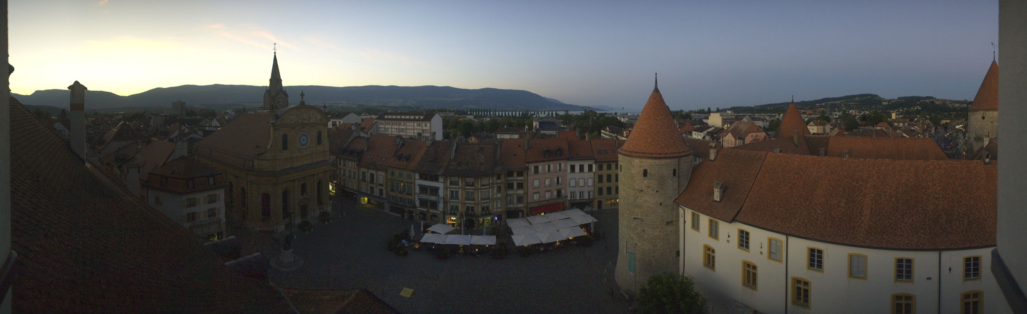 Yverdon-les-Bains: Place Pestalozzi - Yverdon-les-Bains Castle