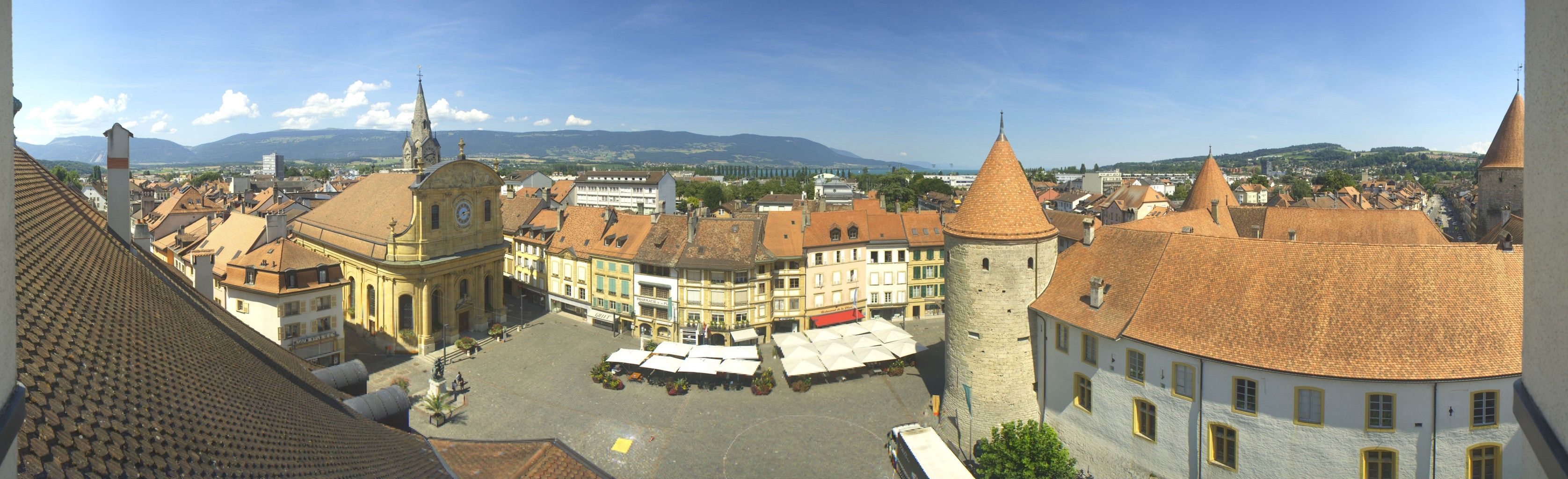 Yverdon-les-Bains: Place Pestalozzi - Yverdon-les-Bains Castle