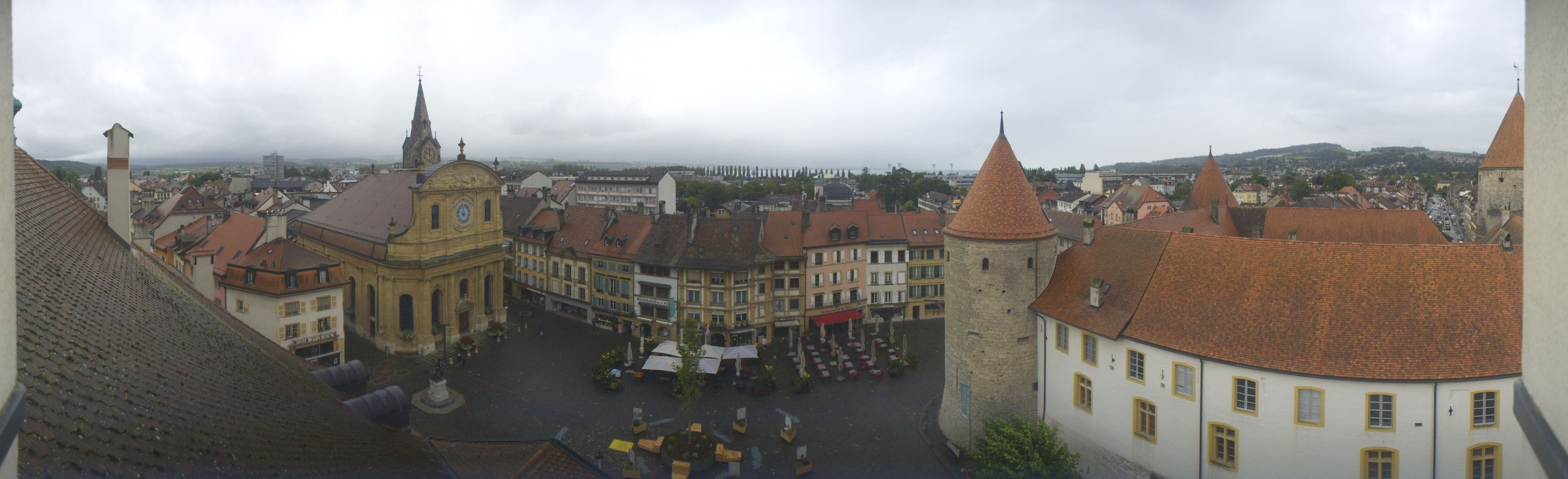 Yverdon-les-Bains: Place Pestalozzi - Yverdon-les-Bains Castle