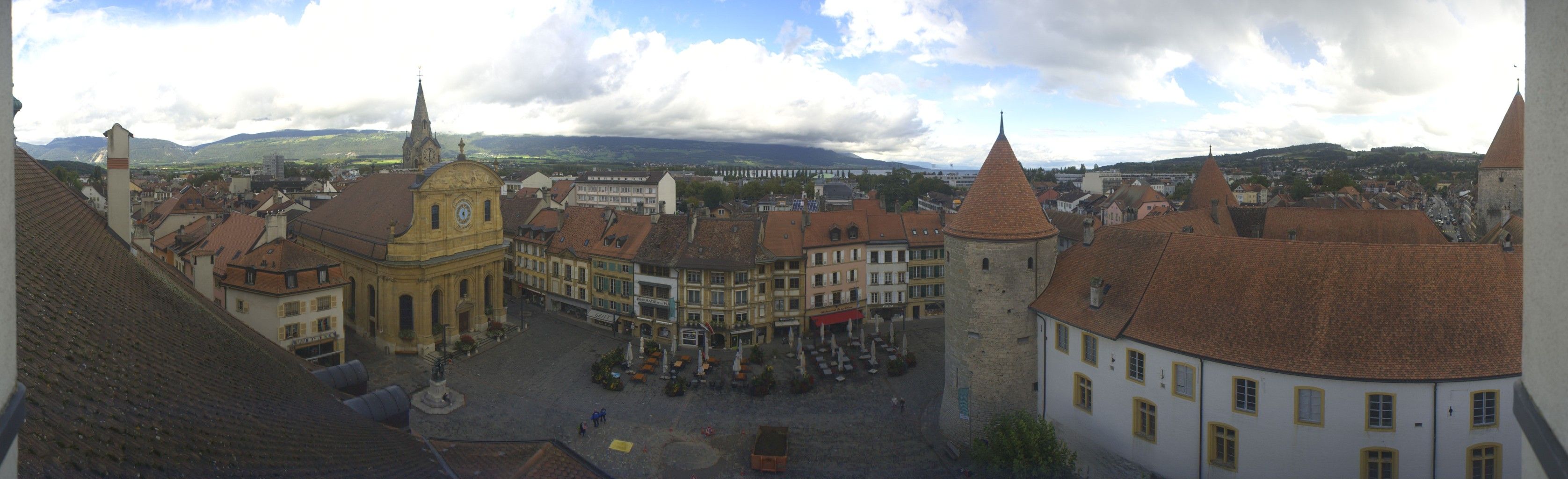 Yverdon-les-Bains: Place Pestalozzi - Yverdon-les-Bains Castle