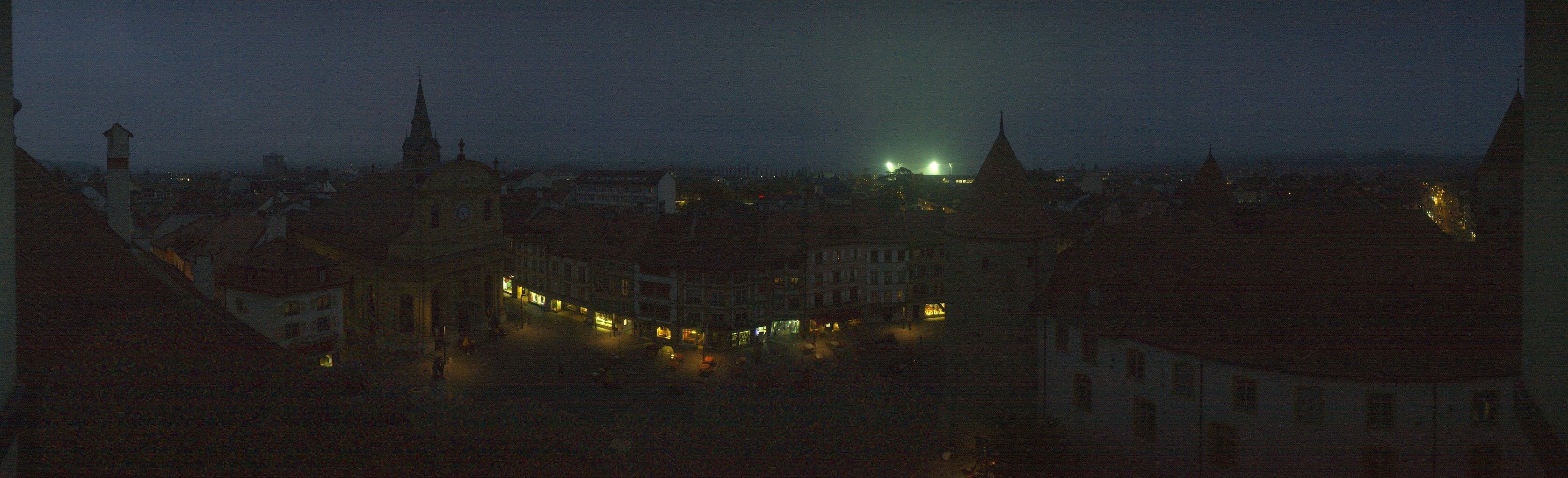 Yverdon-les-Bains: Place Pestalozzi - Yverdon-les-Bains Castle