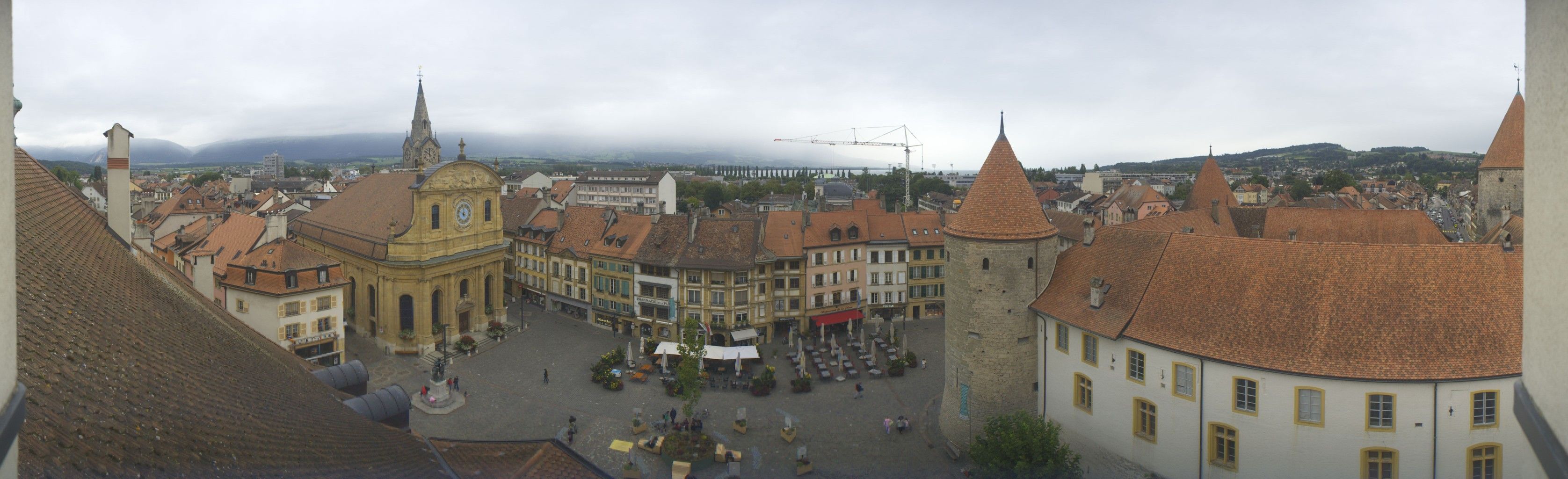 Yverdon-les-Bains: Place Pestalozzi - Yverdon-les-Bains Castle