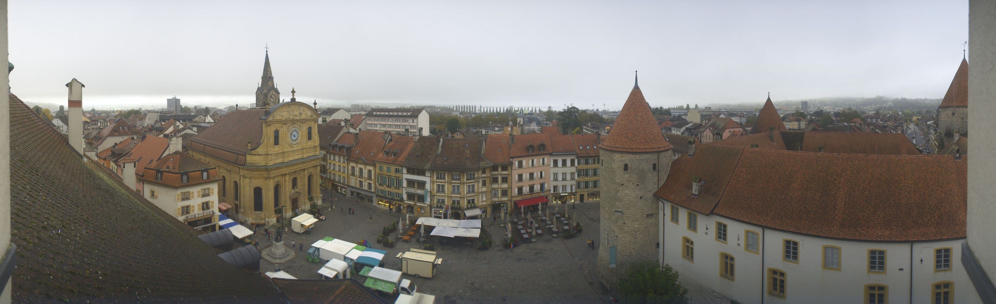 Yverdon-les-Bains: Place Pestalozzi - Yverdon-les-Bains Castle