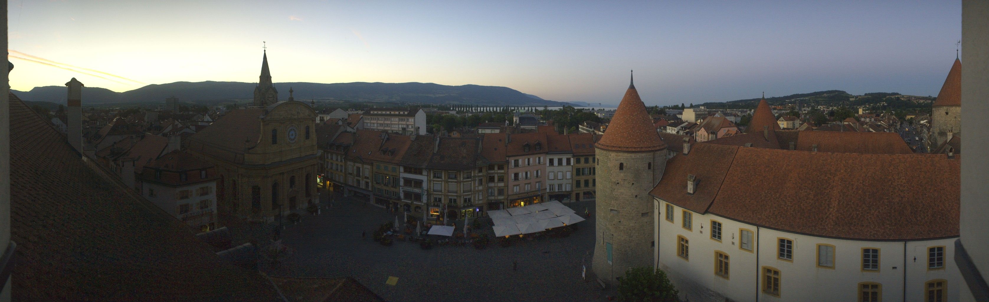 Yverdon-les-Bains: Place Pestalozzi - Yverdon-les-Bains Castle