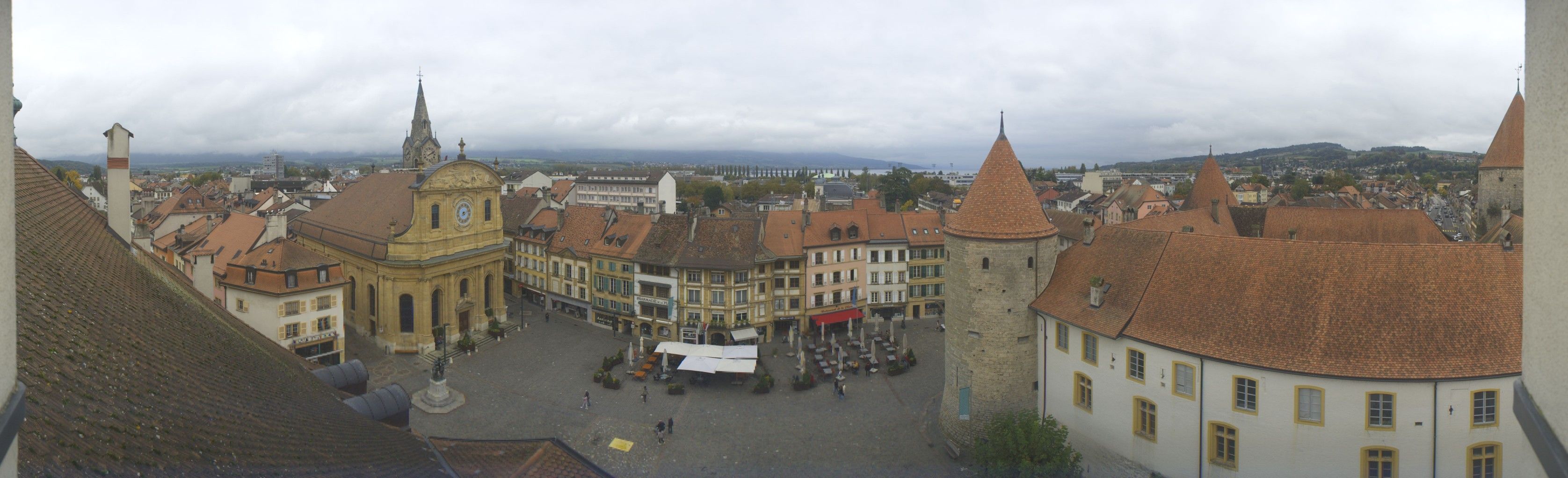 Yverdon-les-Bains: Place Pestalozzi - Yverdon-les-Bains Castle