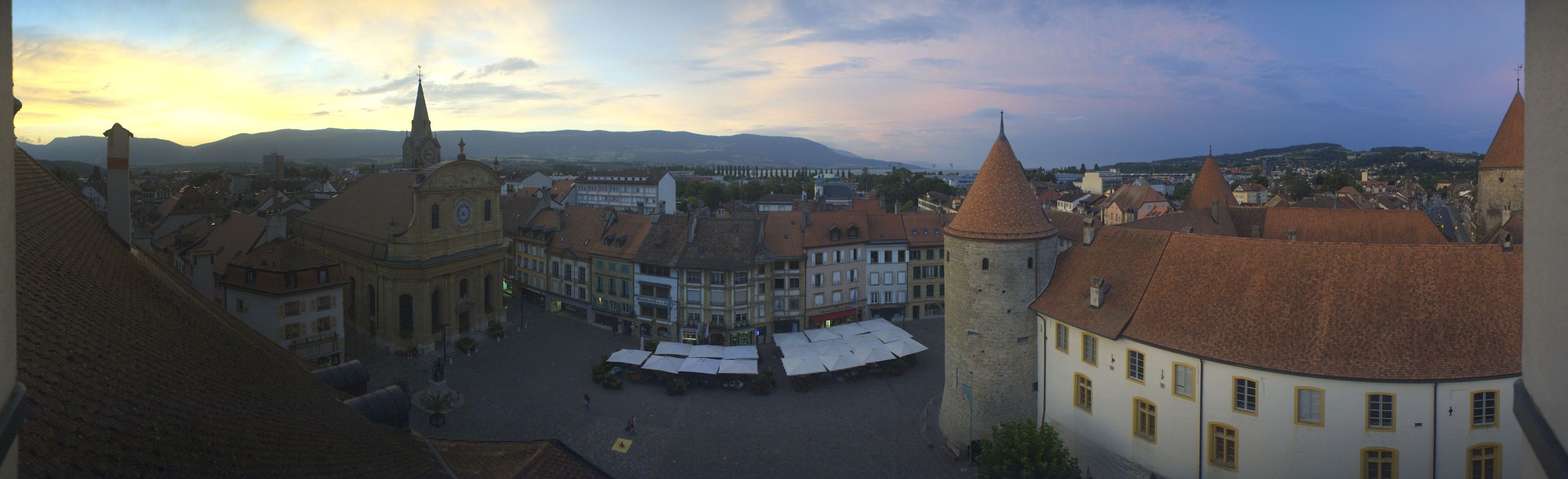 Yverdon-les-Bains: Place Pestalozzi - Yverdon-les-Bains Castle