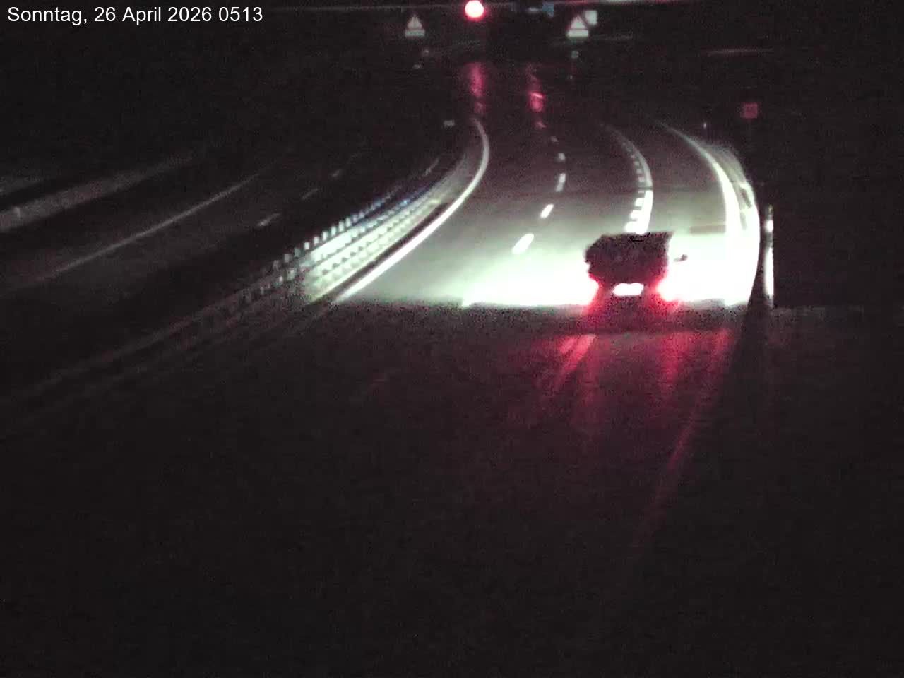 Wassen: A2/E35, Gotthardtunnel, Göschenen in Richtung Süd