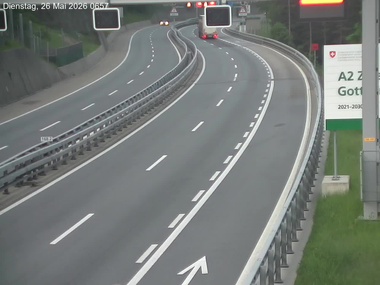 Wassen: A2/E35, Gotthardtunnel, Göschenen in Richtung Süd