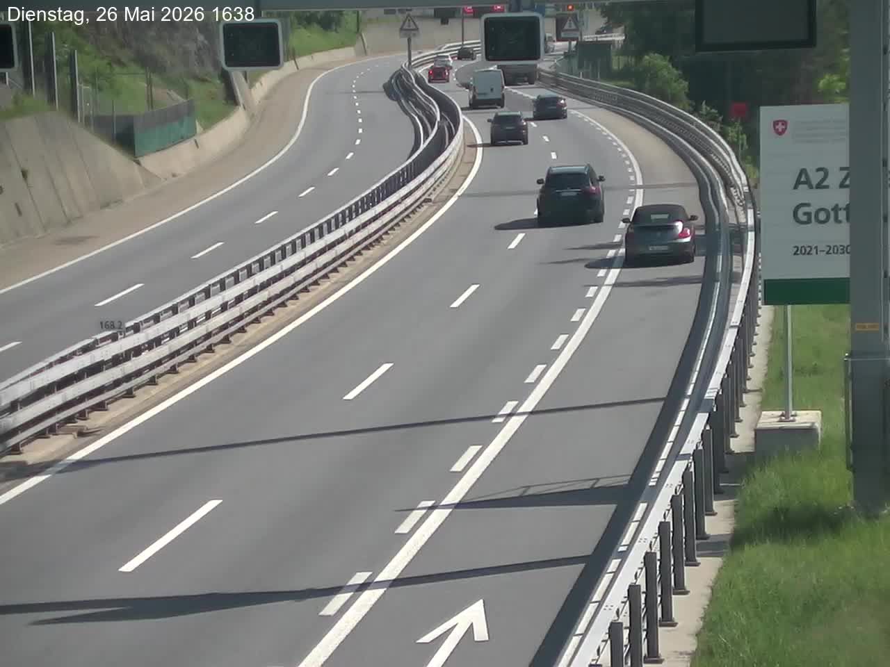Wassen: A2/E35, Gotthardtunnel, Göschenen in Richtung Süd